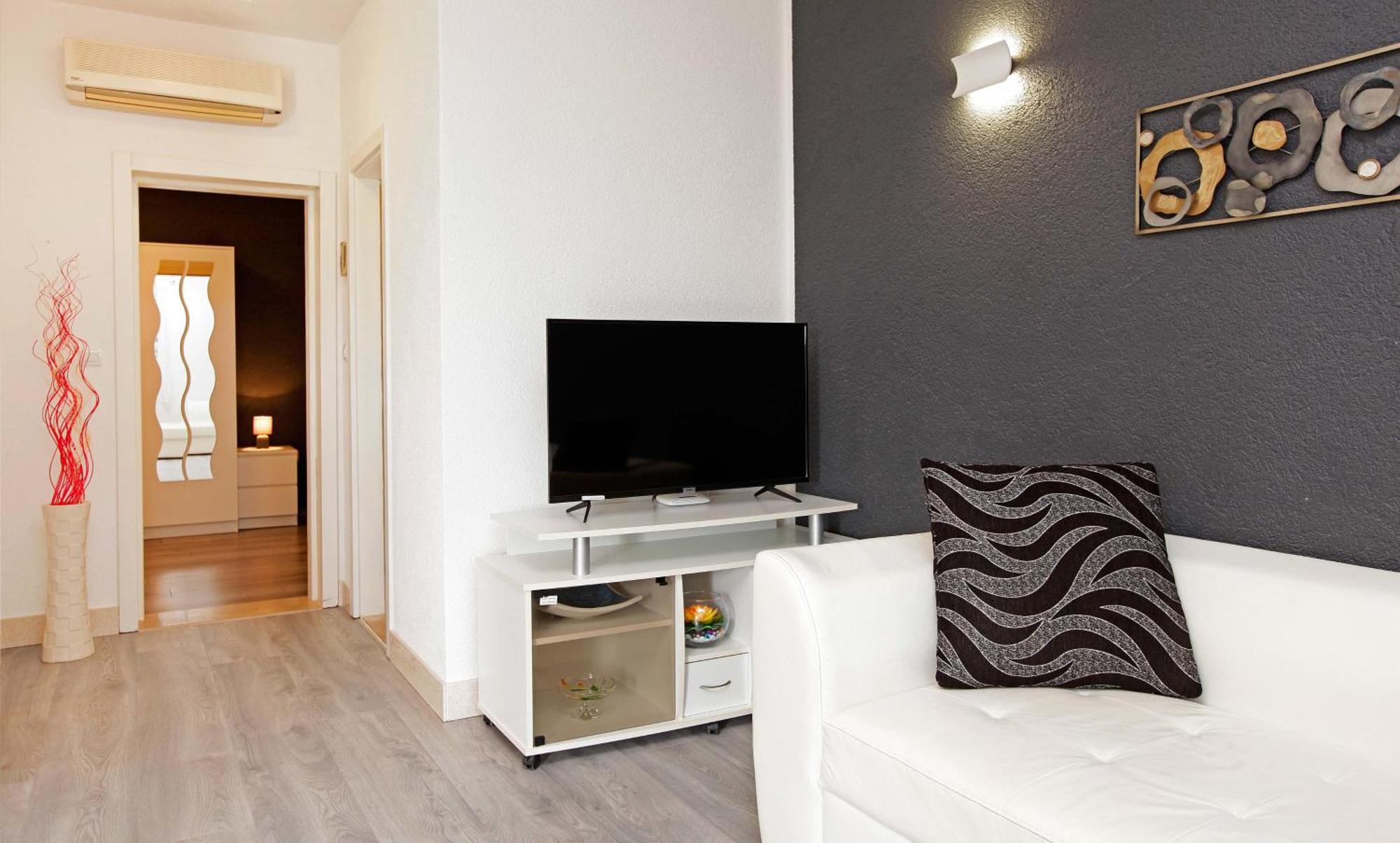 Apartments Toni Bol Zimmer foto